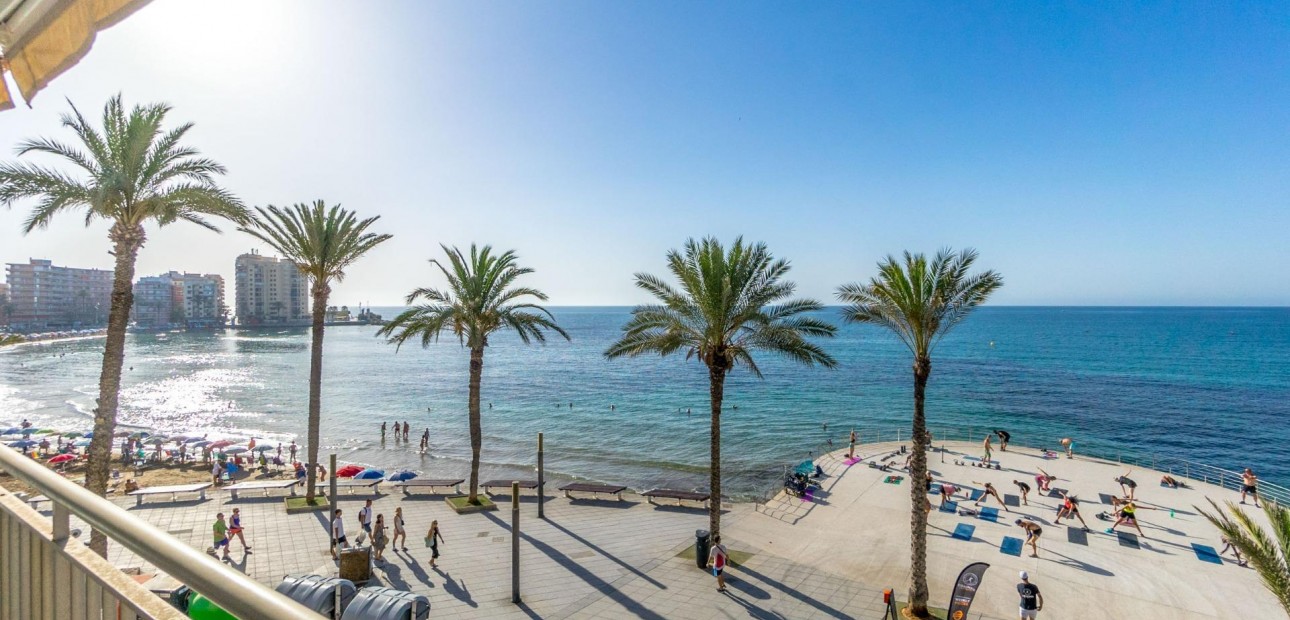 Herverkoop - Appartement / flat -
Torrevieja - Playa Del Cura