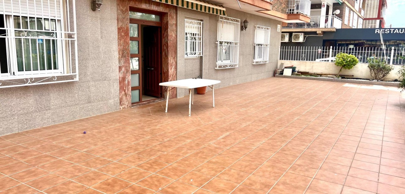 Herverkoop - Appartement / flat -
Torrevieja - Playa de los Naufragos