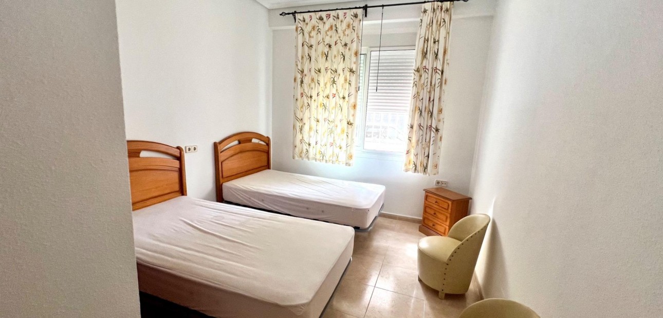 Herverkoop - Appartement / flat -
Torrevieja - Playa de los Naufragos