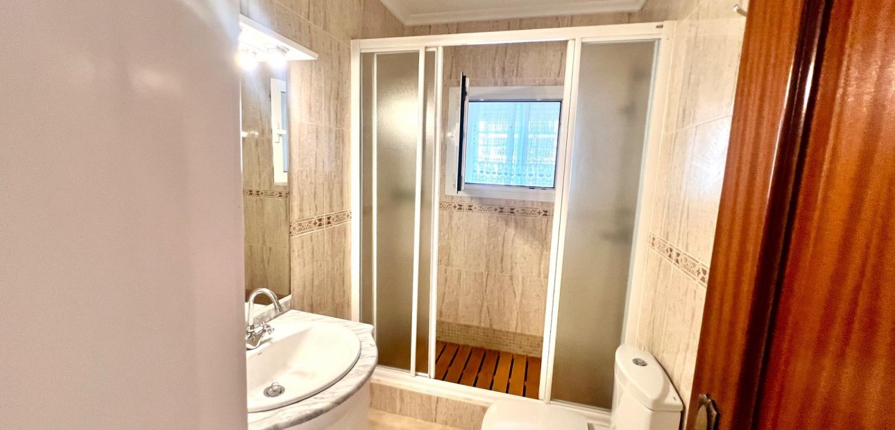 Herverkoop - Appartement / flat -
Torrevieja - Playa de los Naufragos