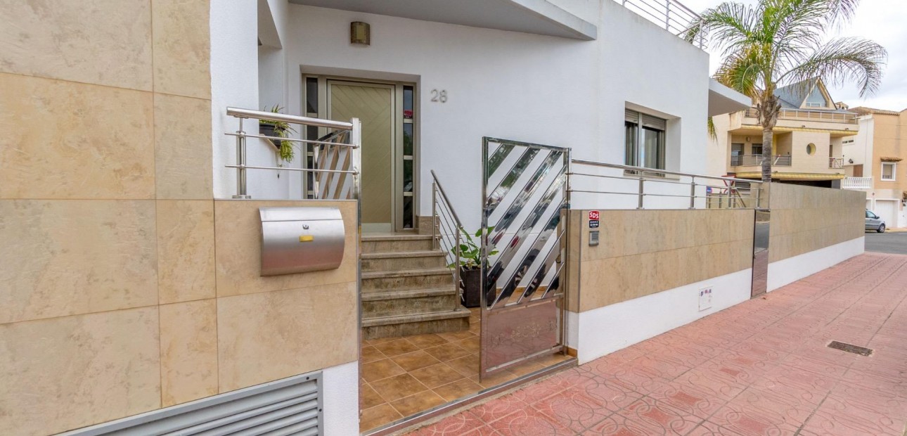 Herverkoop - Detached Villa -
Rojales - Rojales - Village