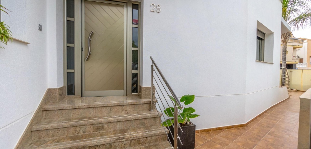 Herverkoop - Detached Villa -
Rojales - Rojales - Village