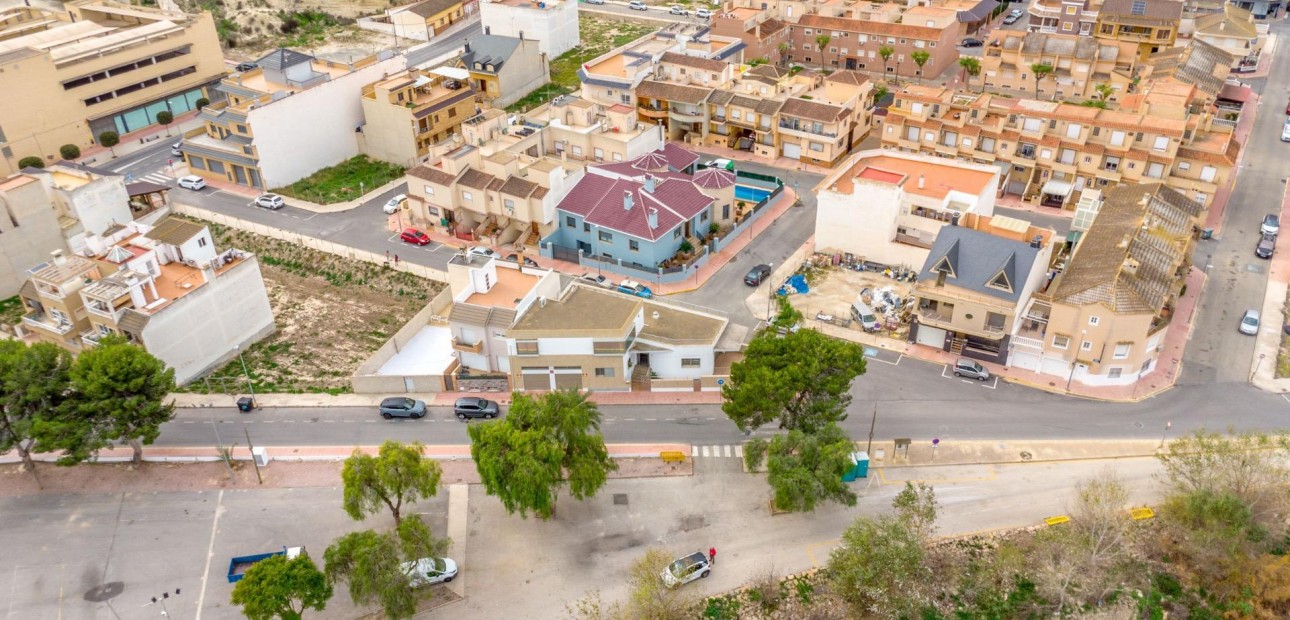 Herverkoop - Detached Villa -
Rojales - Rojales - Village