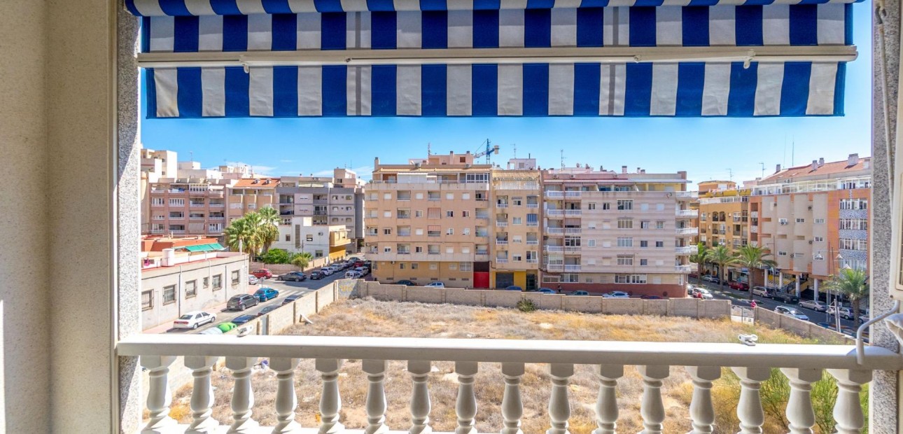 Herverkoop - Appartement / flat -
Torrevieja - Torrevieja - Centre