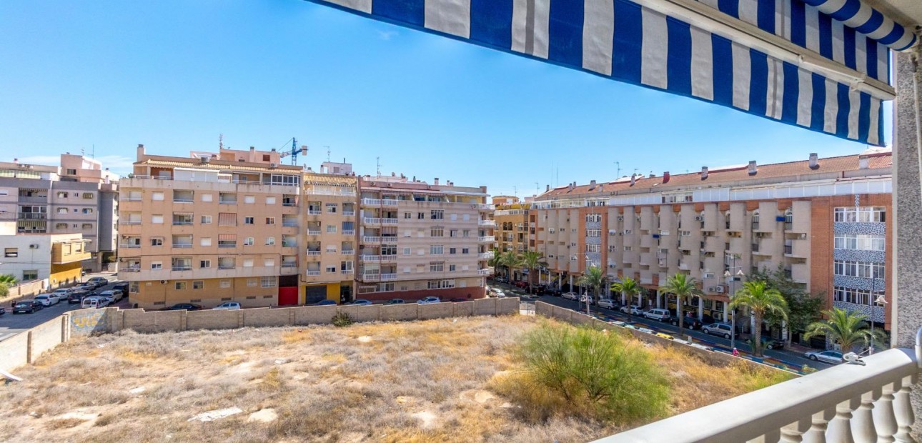 Herverkoop - Appartement / flat -
Torrevieja - Torrevieja - Centre