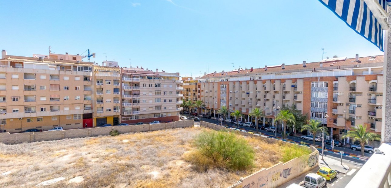 Herverkoop - Appartement / flat -
Torrevieja - Torrevieja - Centre