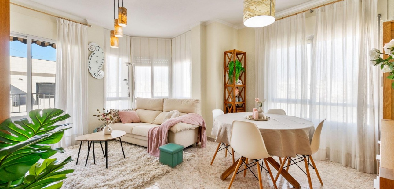 Herverkoop - Appartement / flat -
Torrevieja - Torrevieja - Centre