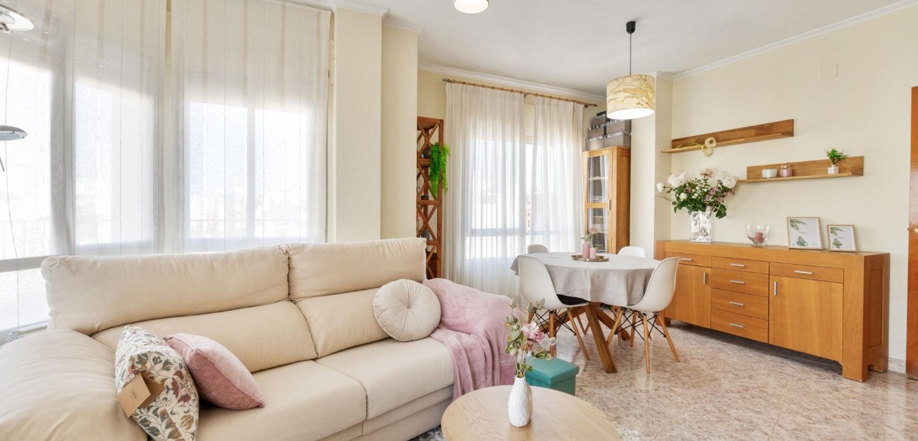 Herverkoop - Appartement / flat -
Torrevieja - Torrevieja - Centre