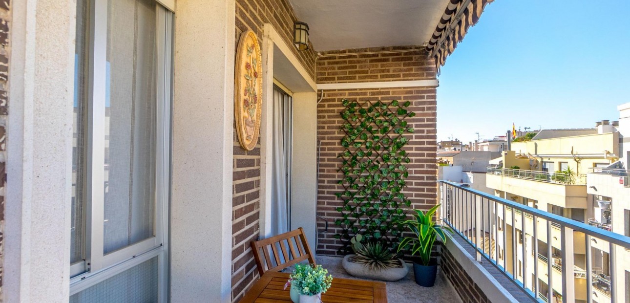 Herverkoop - Appartement / flat -
Torrevieja - Torrevieja - Centre