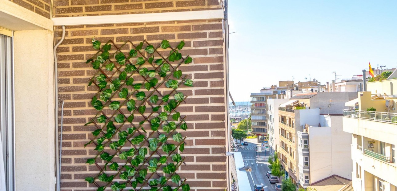 Herverkoop - Appartement / flat -
Torrevieja - Torrevieja - Centre