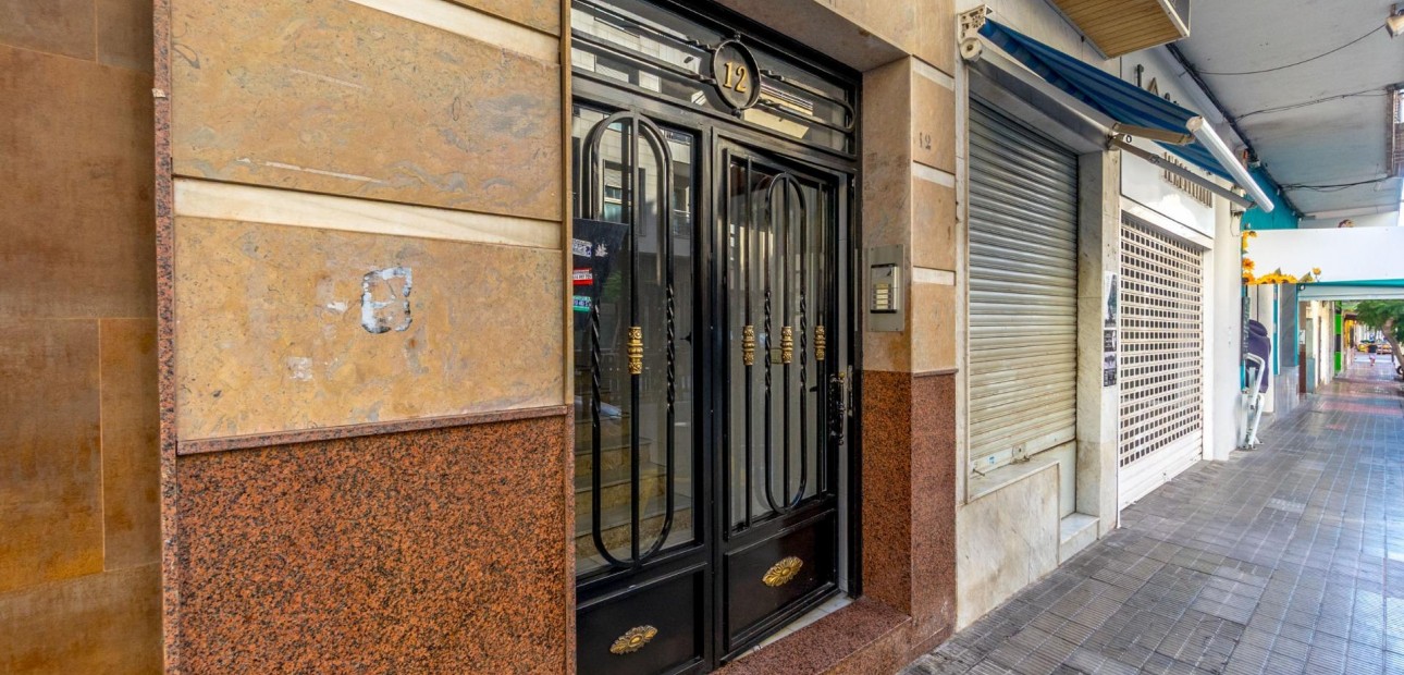 Herverkoop - Appartement / flat -
Torrevieja - Torrevieja - Centre