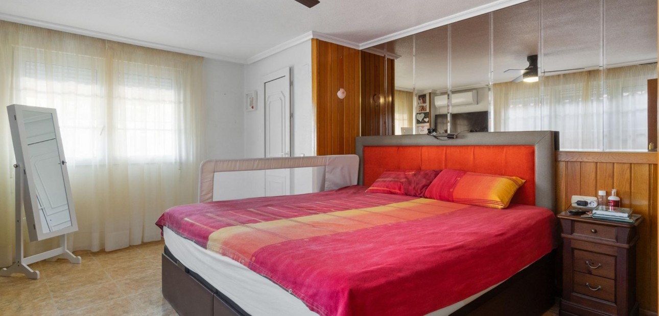 Sale - Detached Villa -
Torrevieja - Los Balcones