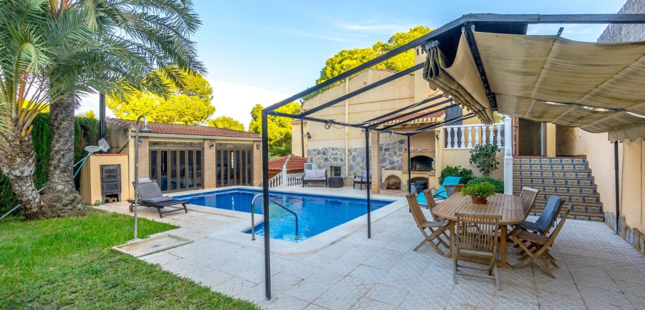 Sale - Detached Villa -
Torrevieja - Los Balcones