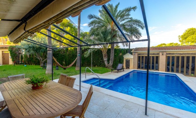 Sale - Detached Villa -
Torrevieja - Los Balcones