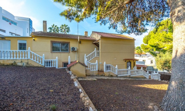 Sale - Detached Villa -
Torrevieja - Los Balcones