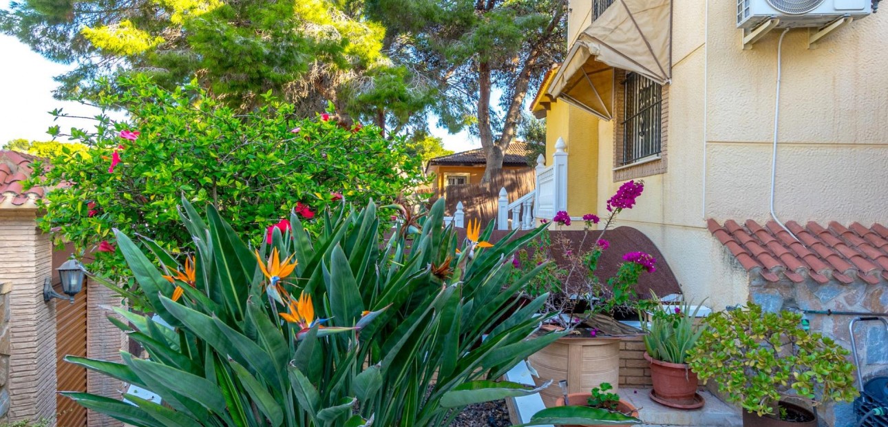 Sale - Detached Villa -
Torrevieja - Los Balcones