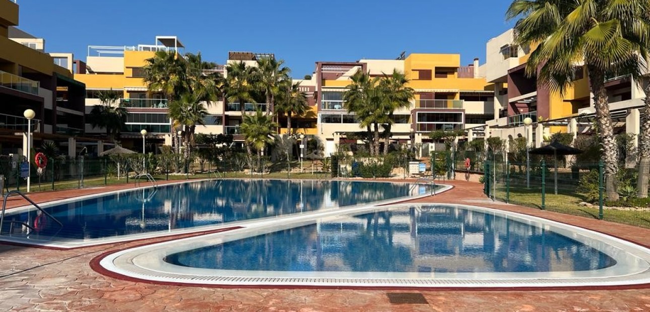 Sale - Apartment / flat -
Orihuela Costa - Playa Flamenca