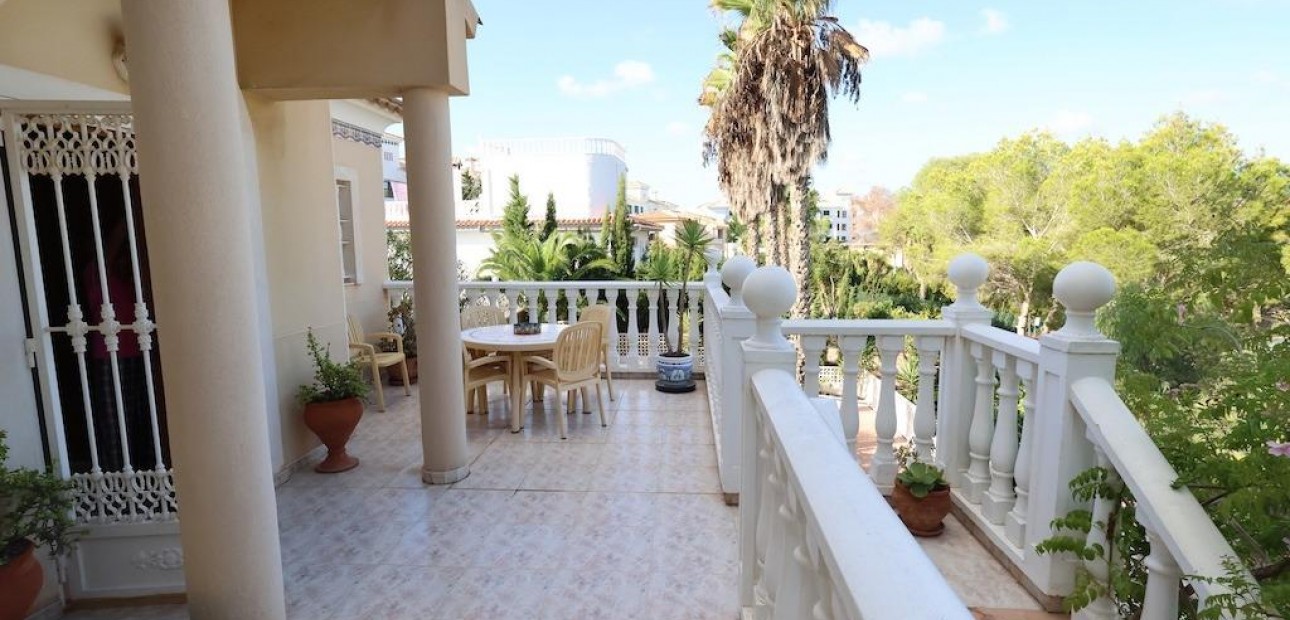Venta - Villa -
Orihuela Costa - Villamartín-Las Filipinas