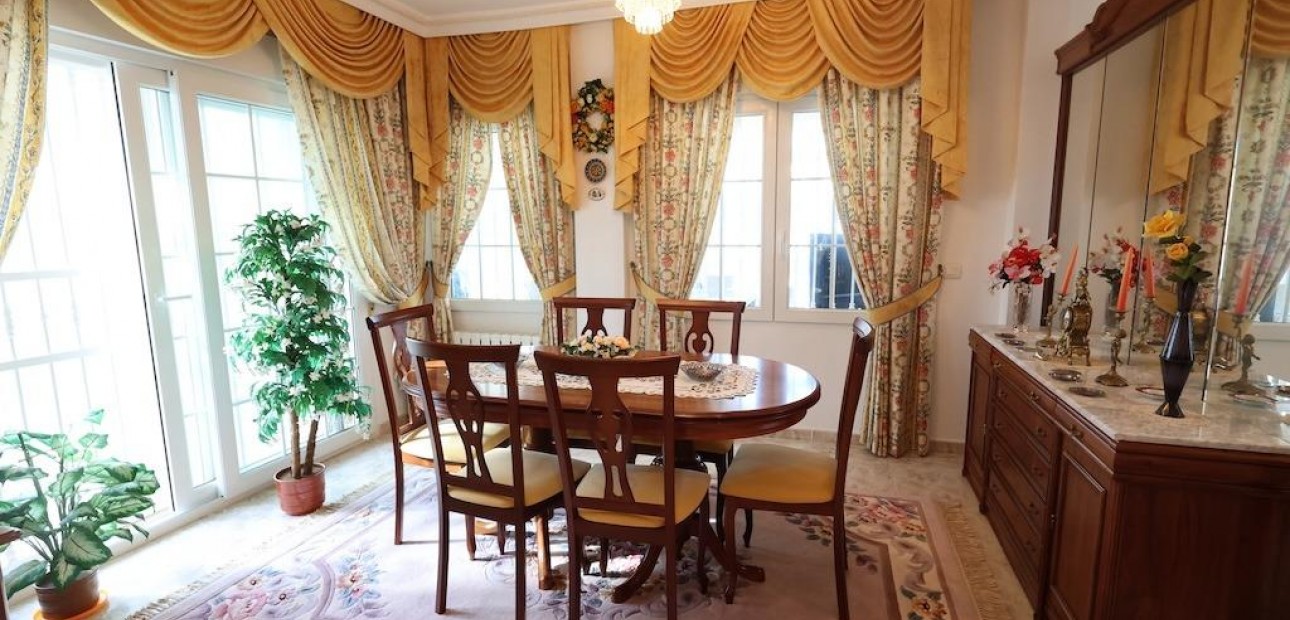 Venta - Villa -
Orihuela Costa - Villamartín-Las Filipinas