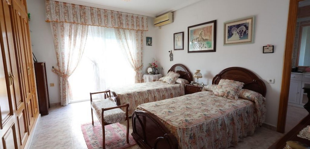 Venta - Villa -
Orihuela Costa - Villamartín-Las Filipinas