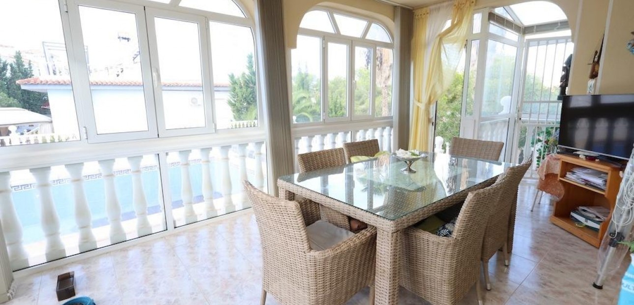 Venta - Villa -
Orihuela Costa - Villamartín-Las Filipinas