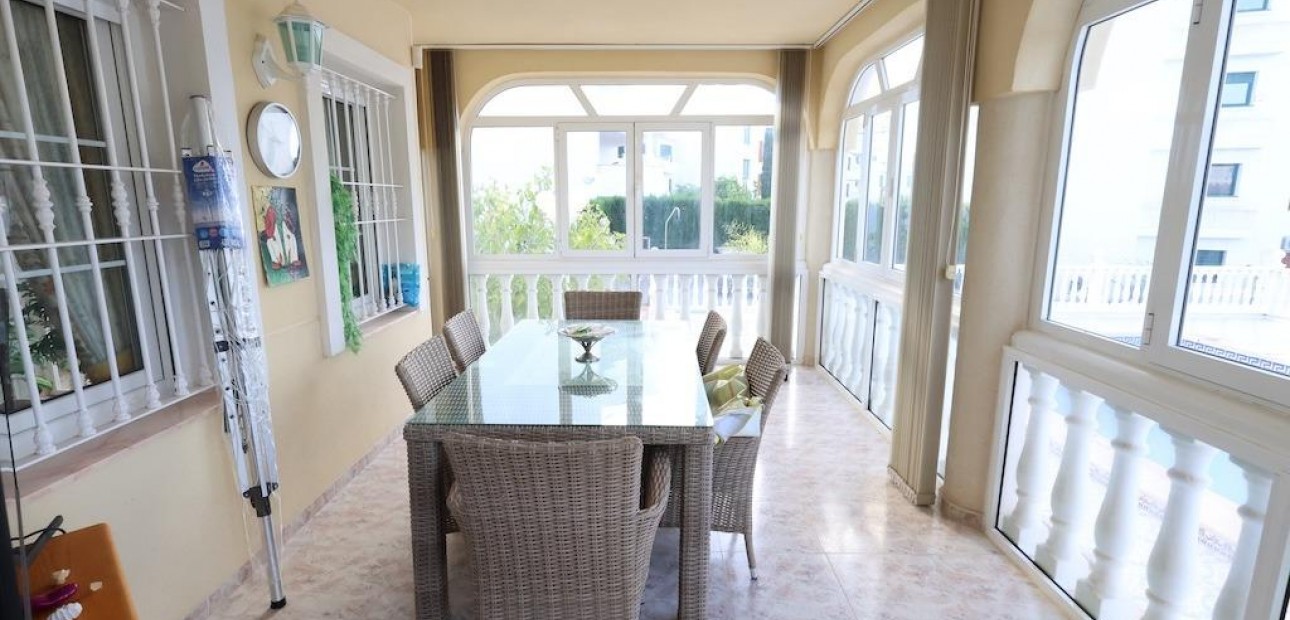 Venta - Villa -
Orihuela Costa - Villamartín-Las Filipinas