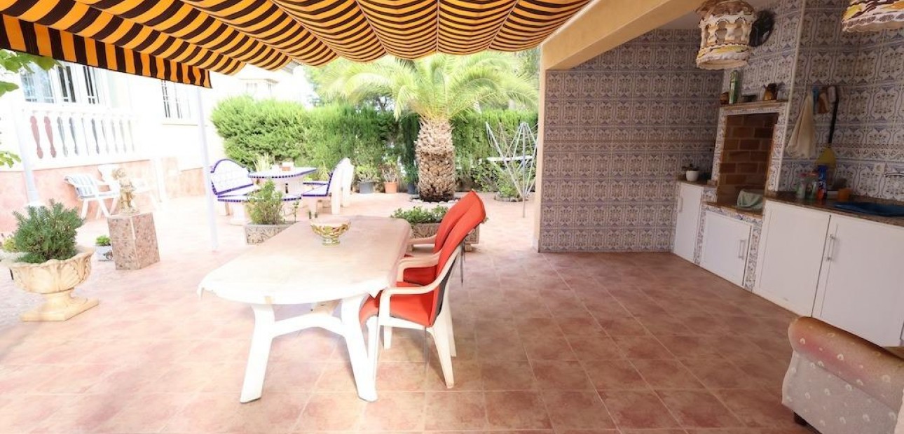 Venta - Villa -
Orihuela Costa - Villamartín-Las Filipinas