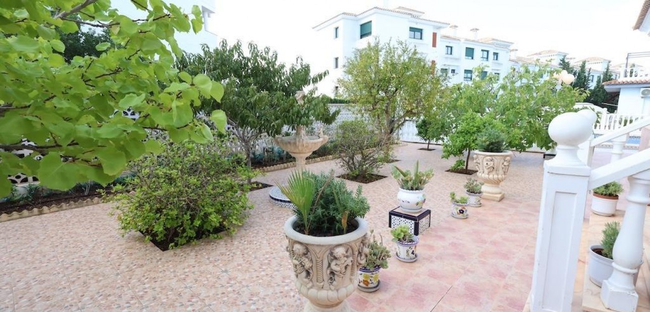 Venta - Villa -
Orihuela Costa - Villamartín-Las Filipinas