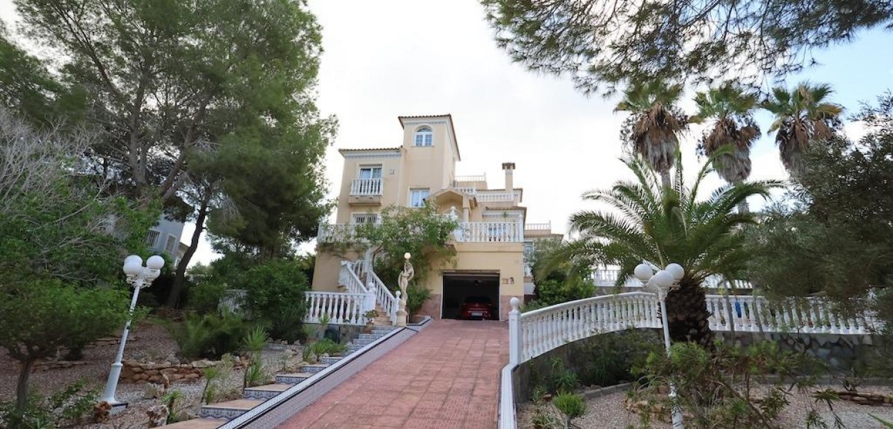 Venta - Villa -
Orihuela Costa - Villamartín-Las Filipinas