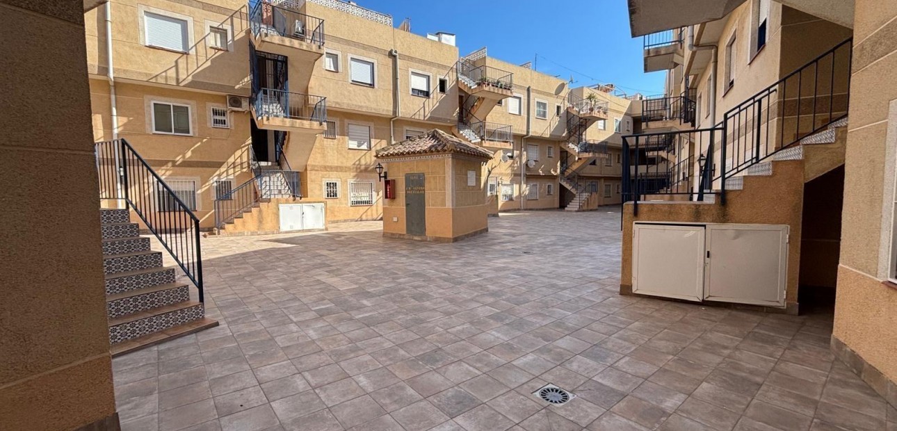 Venta - Apartamento / piso -
Torrevieja - Centro