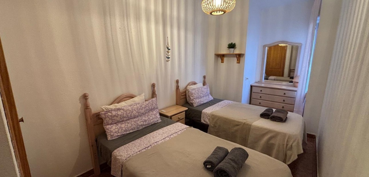 Venta - Apartamento / piso -
Torrevieja - Centro