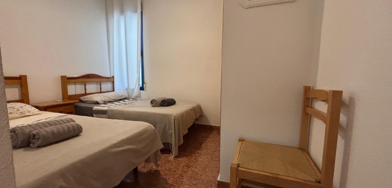 Venta - Apartamento / piso -
Torrevieja - Centro