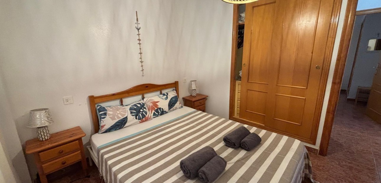 Venta - Apartamento / piso -
Torrevieja - Centro