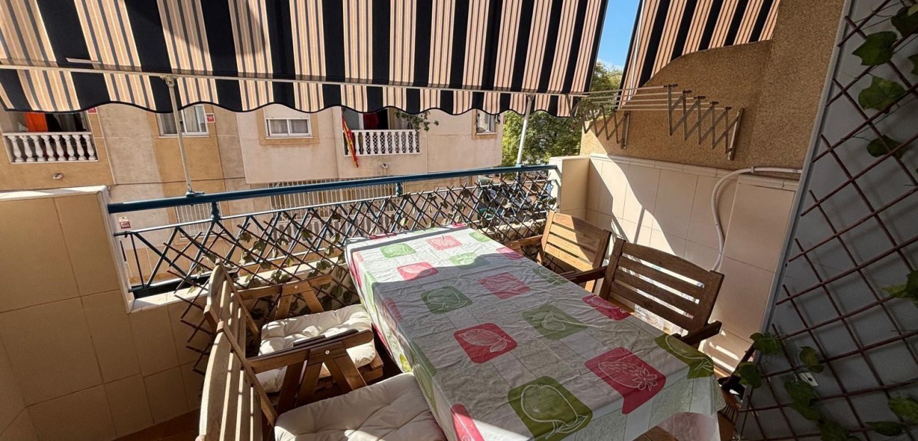 Venta - Apartamento / piso -
Torrevieja - Centro