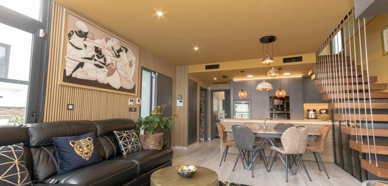 Venta - Villa -
Orihuela Costa - Lomas de Cabo Roig