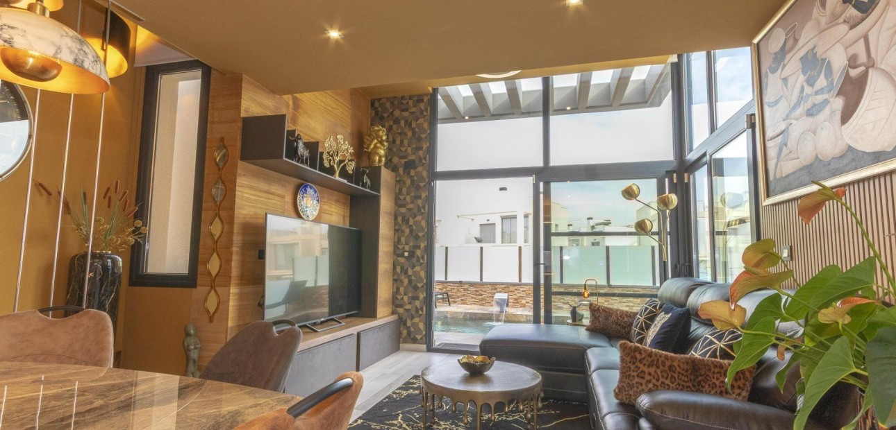 Venta - Villa -
Orihuela Costa - Lomas de Cabo Roig