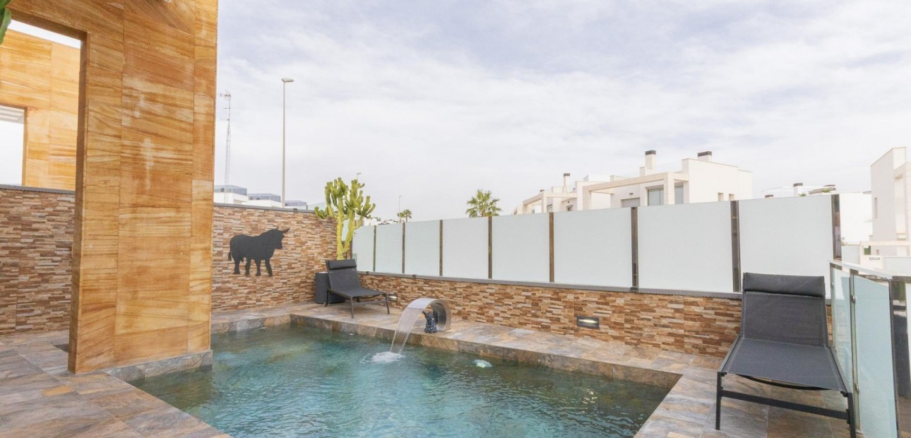 Venta - Villa -
Orihuela Costa - Lomas de Cabo Roig