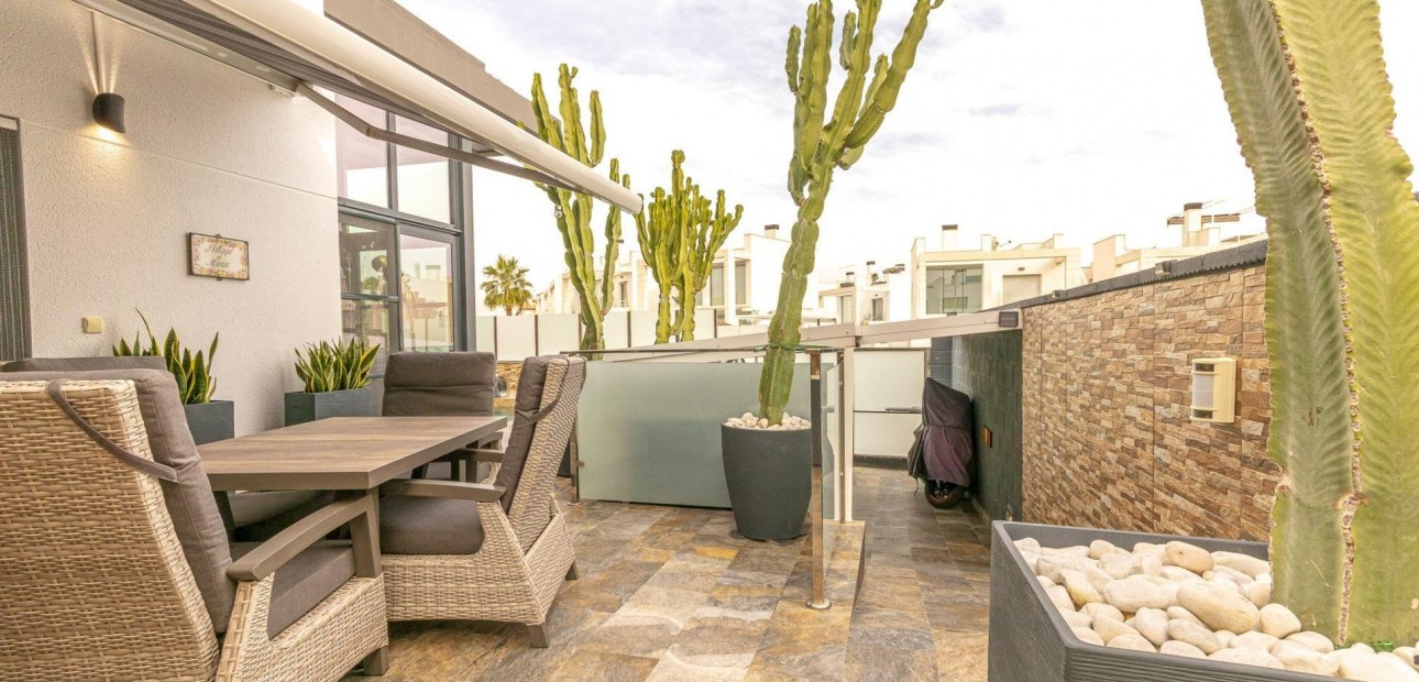 Venta - Villa -
Orihuela Costa - Lomas de Cabo Roig