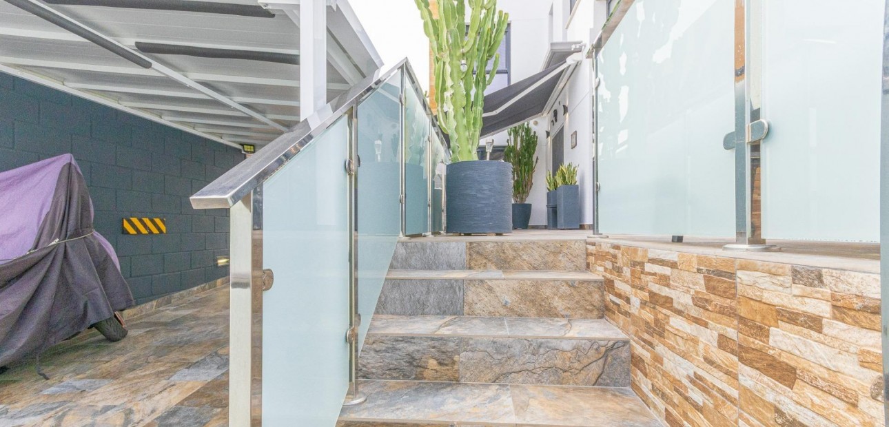 Venta - Villa -
Orihuela Costa - Lomas de Cabo Roig