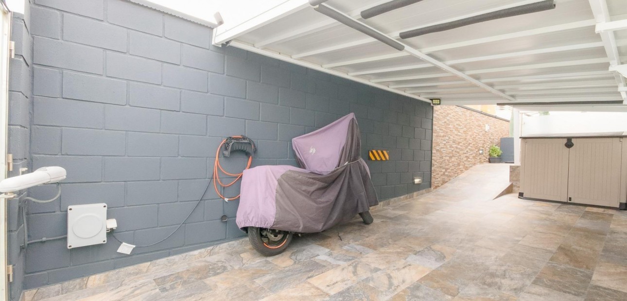 Venta - Villa -
Orihuela Costa - Lomas de Cabo Roig