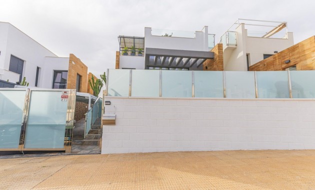 Venta - Villa -
Orihuela Costa - Lomas de Cabo Roig