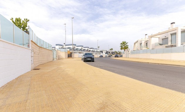 Venta - Villa -
Orihuela Costa - Lomas de Cabo Roig