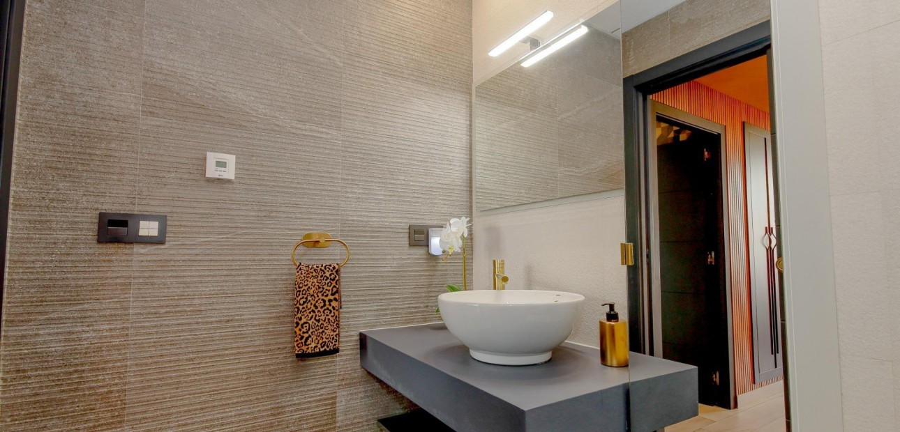 Venta - Villa -
Orihuela Costa - Lomas de Cabo Roig