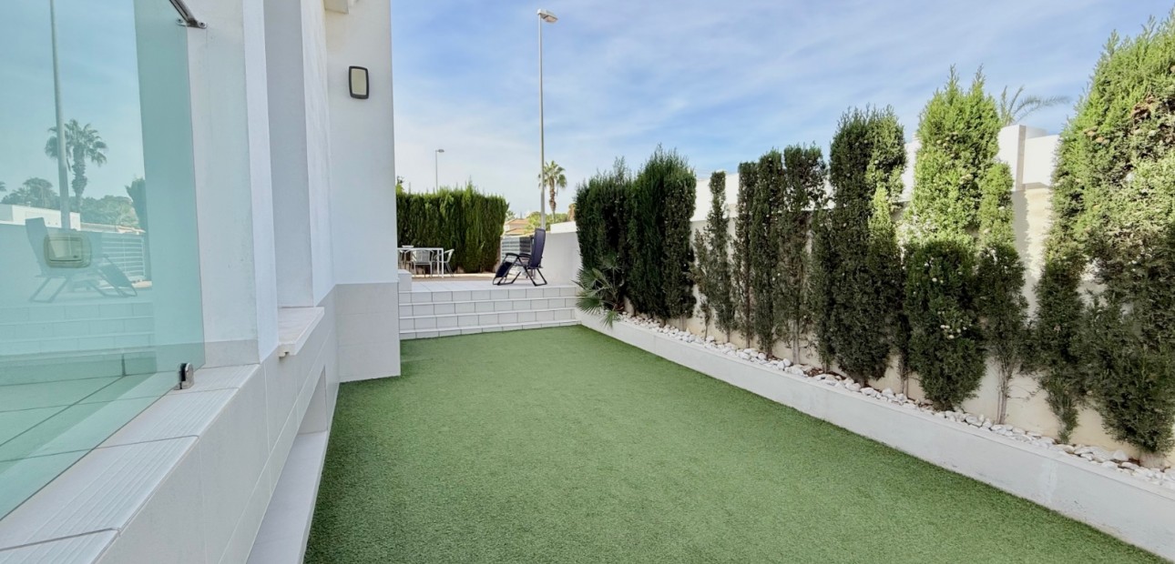 Venta - Adosado -
Ciudad Quesada - Lo Marabu