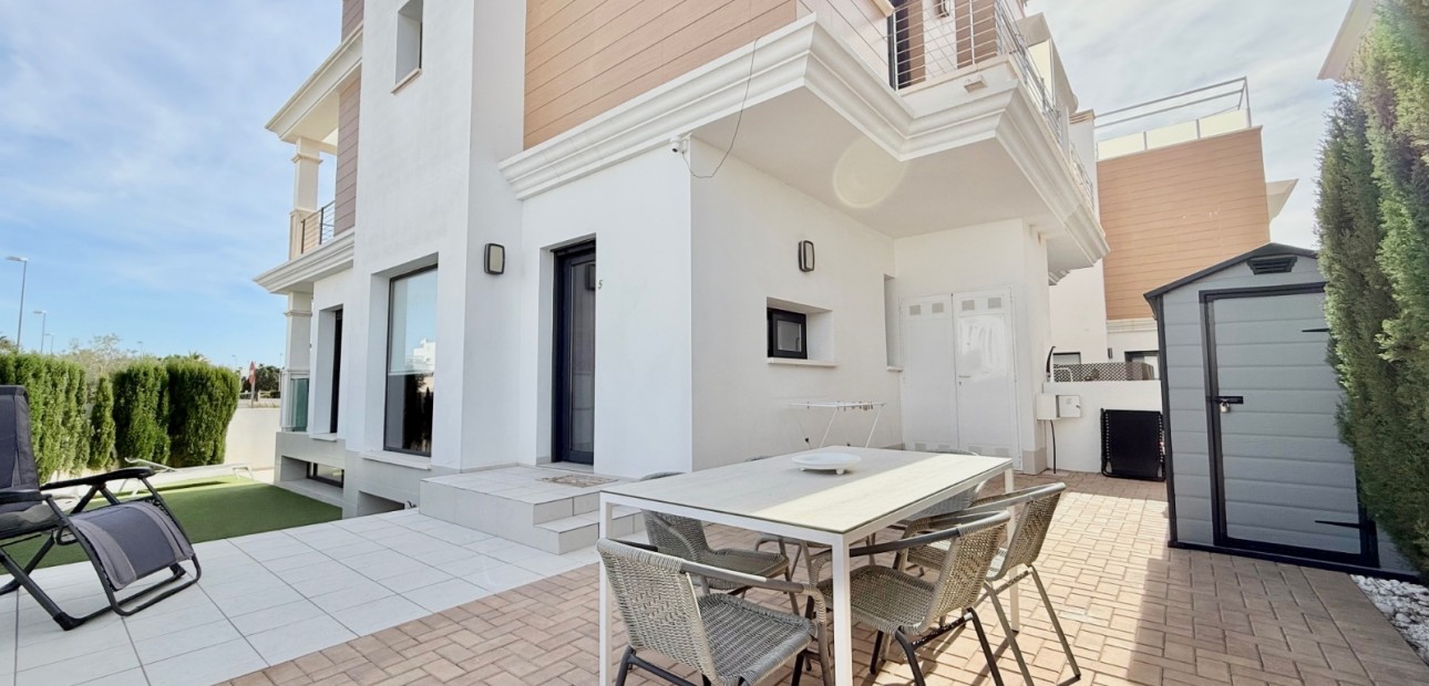 Venta - Adosado -
Ciudad Quesada - Lo Marabu