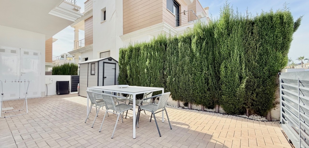 Venta - Adosado -
Ciudad Quesada - Lo Marabu