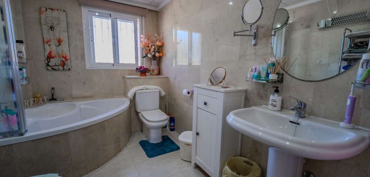 Venta - Adosado -
Ciudad Quesada - Lo Marabu