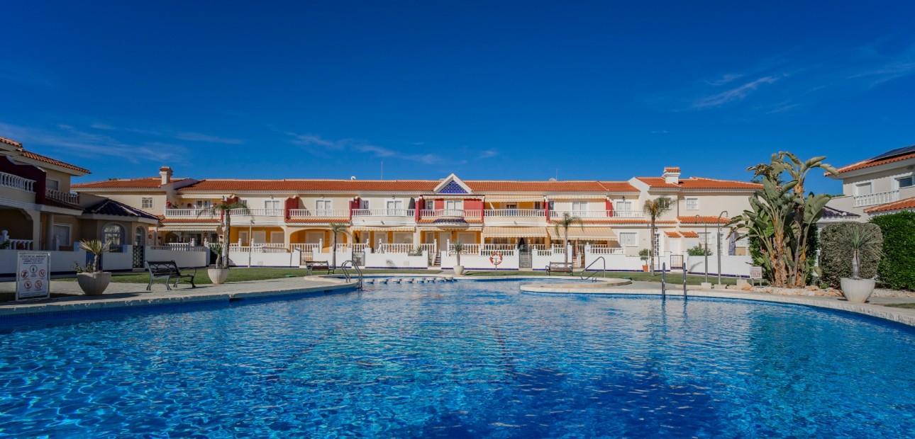 Venta - Adosado -
Ciudad Quesada - Lo Marabu