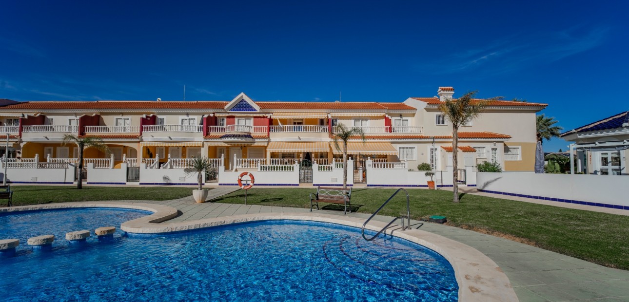 Venta - Adosado -
Ciudad Quesada - Lo Marabu