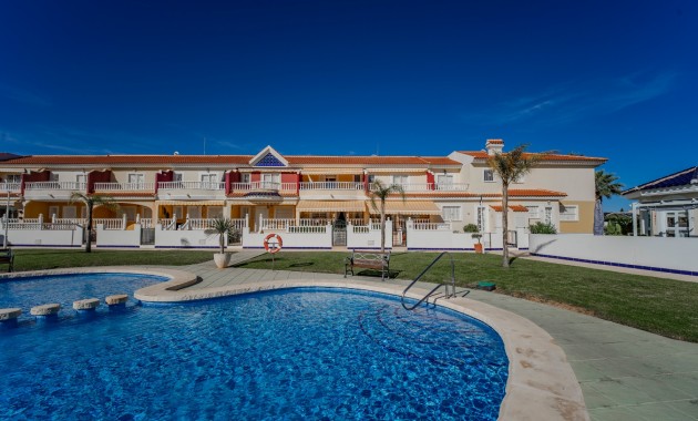 Venta - Adosado -
Ciudad Quesada - Lo Marabu